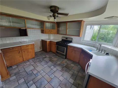 601 Gulf Rd, Elyria, OH 44035 photo 18