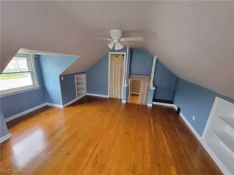 601 Gulf Rd, Elyria, OH 44035 photo 4