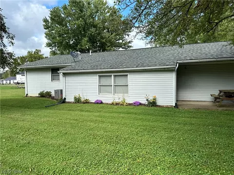 5195 W Shore Dr, Zanesville, OH 43701 | 21 Photos - Movoto