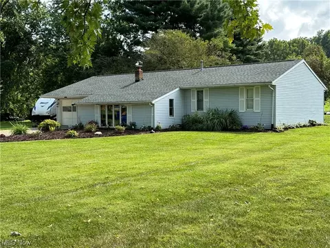 5195 W Shore Dr, Zanesville, OH 43701