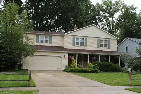 4021 Dryden Dr, North Olmsted, OH 44070