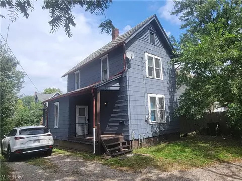 1115 Troy Pl NW, Canton, OH 44703