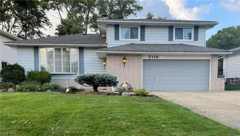 2116 Camelot Dr, Parma, OH 44134