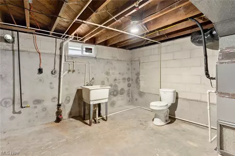 233 Parkway St, Struthers, OH 44471 photo 22