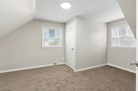 233 Parkway St, Struthers, OH 44471 photo 17