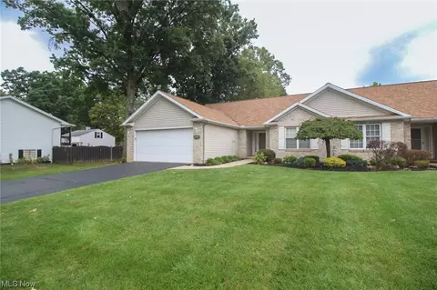 1993 E County Line Rd, Mineral Ridge, OH 44440