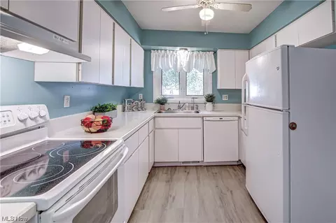 436 Maple Ave, Berea, OH 44017 photo 9