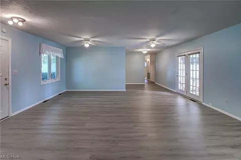 436 Maple Ave, Berea, OH 44017 photo 2