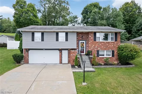 196 Greentree Dr, Saint Clairsville, OH 43950