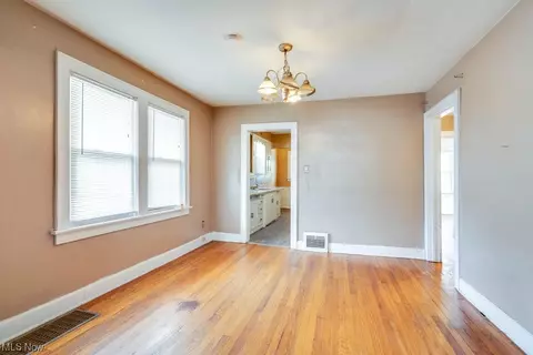 649 Patterson Ave, Akron, OH 44310 photo 7