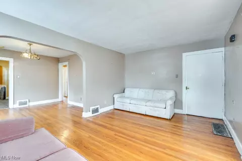 649 Patterson Ave, Akron, OH 44310 photo 5