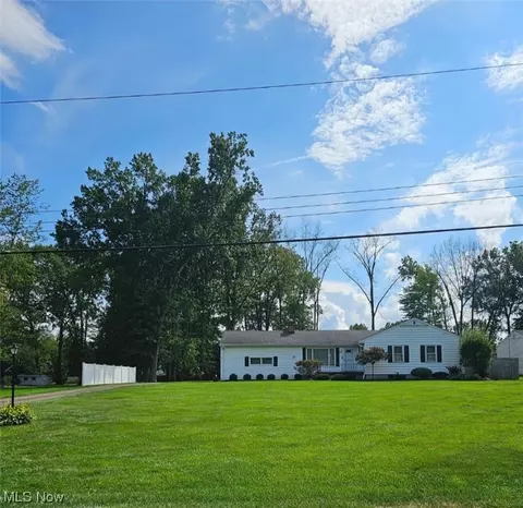 3962 Devon Dr, Warren, OH 44484 photo 1