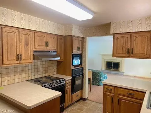 3962 Devon Dr, Warren, OH 44484 photo 9