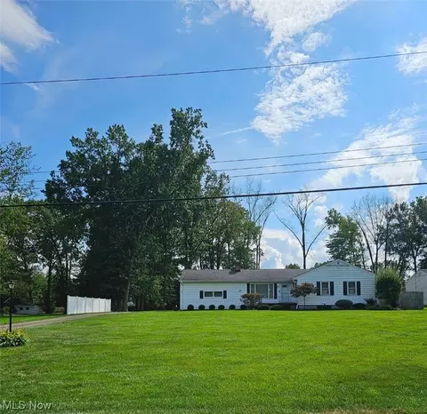 3962 Devon Dr, Warren, OH 44484 photo 1