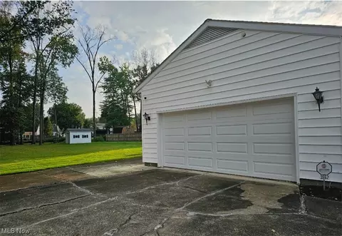 3962 Devon Dr, Warren, OH 44484 photo 4