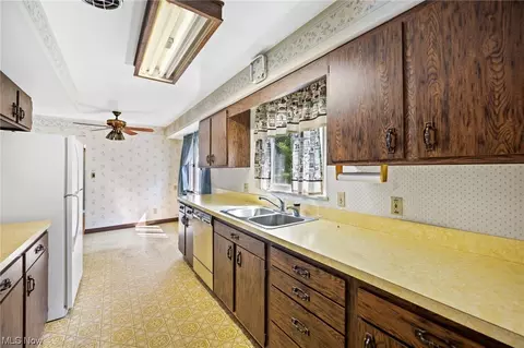 618 Twilight, Seven Hills, OH 44131 photo 8