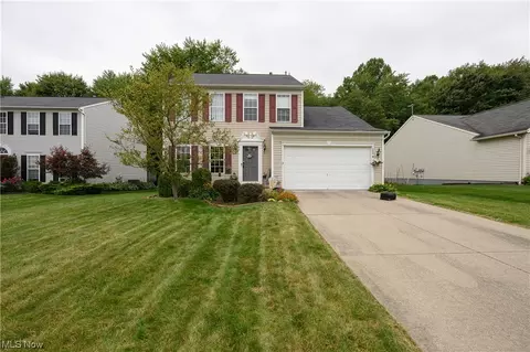 688 Whippoorwill Ln, Wadsworth, OH 44281