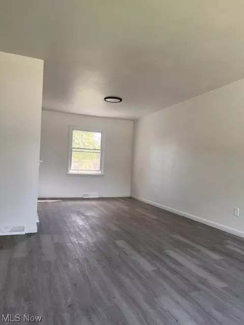 635 Matawan, Campbell, OH 44405 photo 5