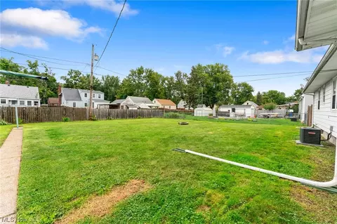 41836 Edison Ct, Elyria, OH 44035 photo 4