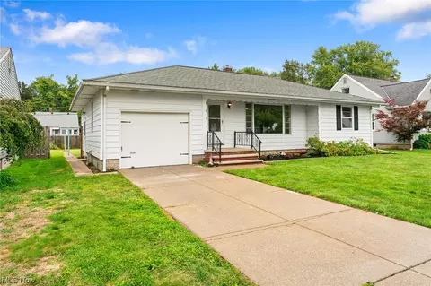 41836 Edison Ct, Elyria, OH 44035 photo 2