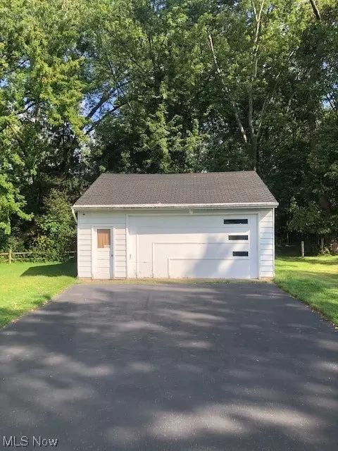 354 Wildwood Dr, Boardman, OH 44512 photo 4