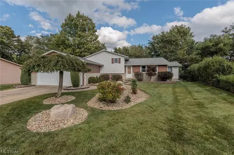 452 Cresthill Dr, Mogadore, OH 44260