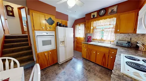 2224 W 7th St, Ashtabula, OH 44004 photo 9