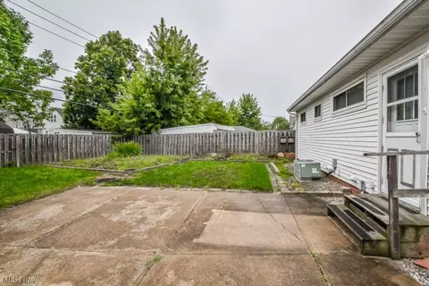 29947 Regent Rd, Wickliffe, OH 44092 photo 13