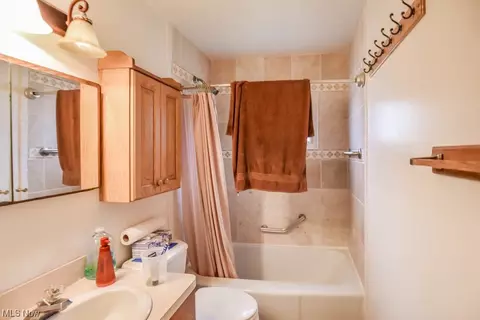 29947 Regent Rd, Wickliffe, OH 44092 photo 12