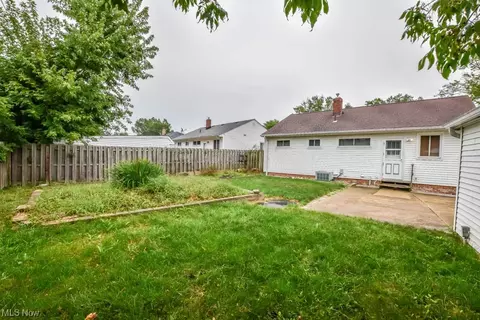 29947 Regent Rd, Wickliffe, OH 44092 photo 14