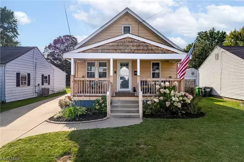 256 27th St NW, Barberton, OH 44203