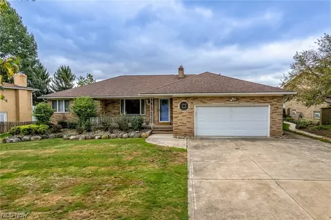 309 Park Dr, Brooklyn Heights, OH 44131