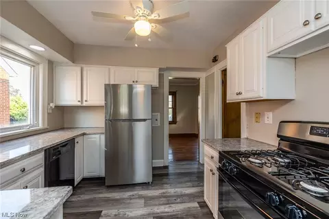 2209 Brookview Blvd, Parma, OH 44134 photo 11