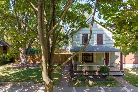 4616 Clinton Ave, Cleveland, OH 44102