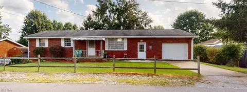 1662 17th Ave, Parkersburg, WV 26101