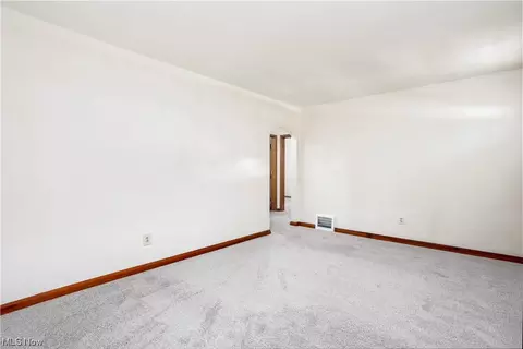 2503 E 35th St, Lorain, OH 44055 photo 9