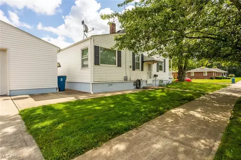 2503 E 35th St, Lorain, OH 44055 photo 5