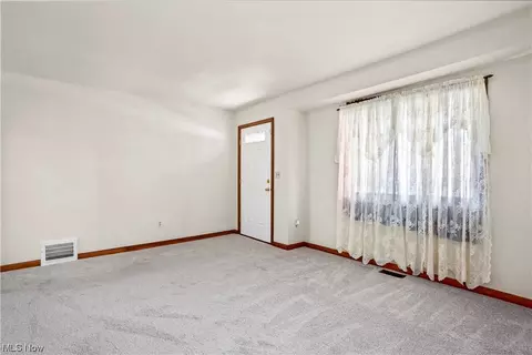 2503 E 35th St, Lorain, OH 44055 photo 8