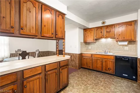2503 E 35th St, Lorain, OH 44055 photo 11