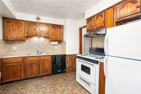 2503 E 35th St, Lorain, OH 44055 photo 12