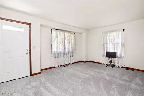 2503 E 35th St, Lorain, OH 44055 photo 7
