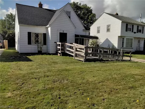 20502 Ridgewood Ave, Warrensville Heights, OH 44122