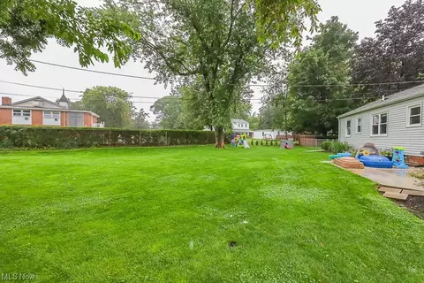 5465 Harmony Ln, Willoughby, OH 44094 photo 24