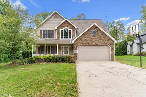 649 Cedar Dr, Cortland, OH 44410
