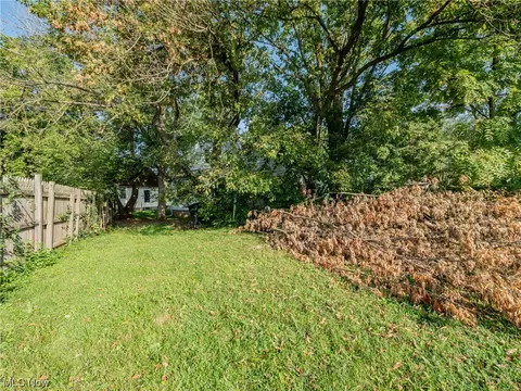 116 Taft Ave, Elyria, OH 44035 photo 22