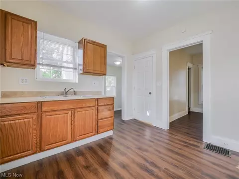 116 Taft Ave, Elyria, OH 44035 photo 12