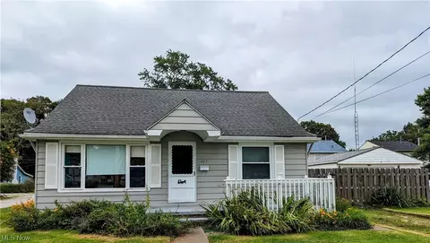 857 Peach Blvd, Willoughby, OH 44094