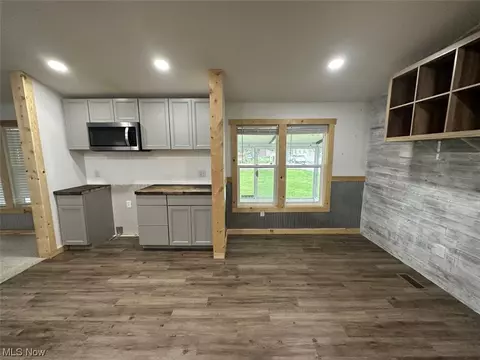 405 E Main St, Dalton, OH 44618 photo 10