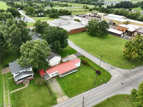 405 E Main St, Dalton, OH 44618 photo 4