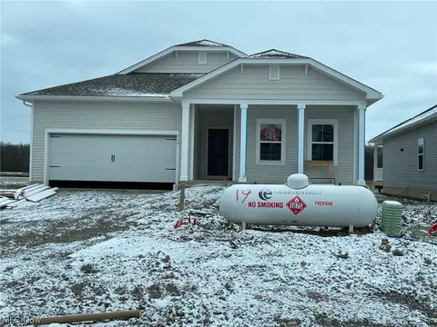 310 River Run Dr, Elyria, OH 44035